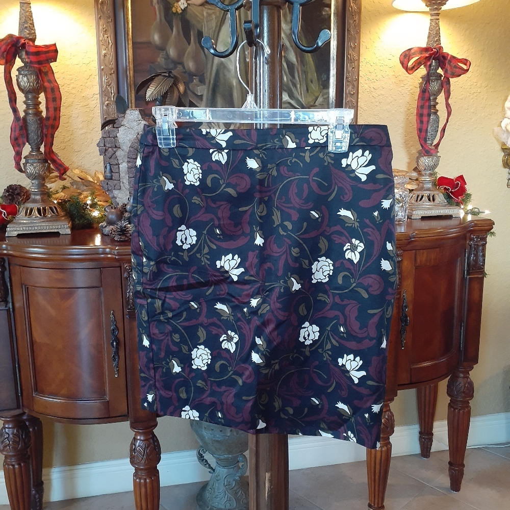 LOFT | Rich Floral Pencil Skirt
